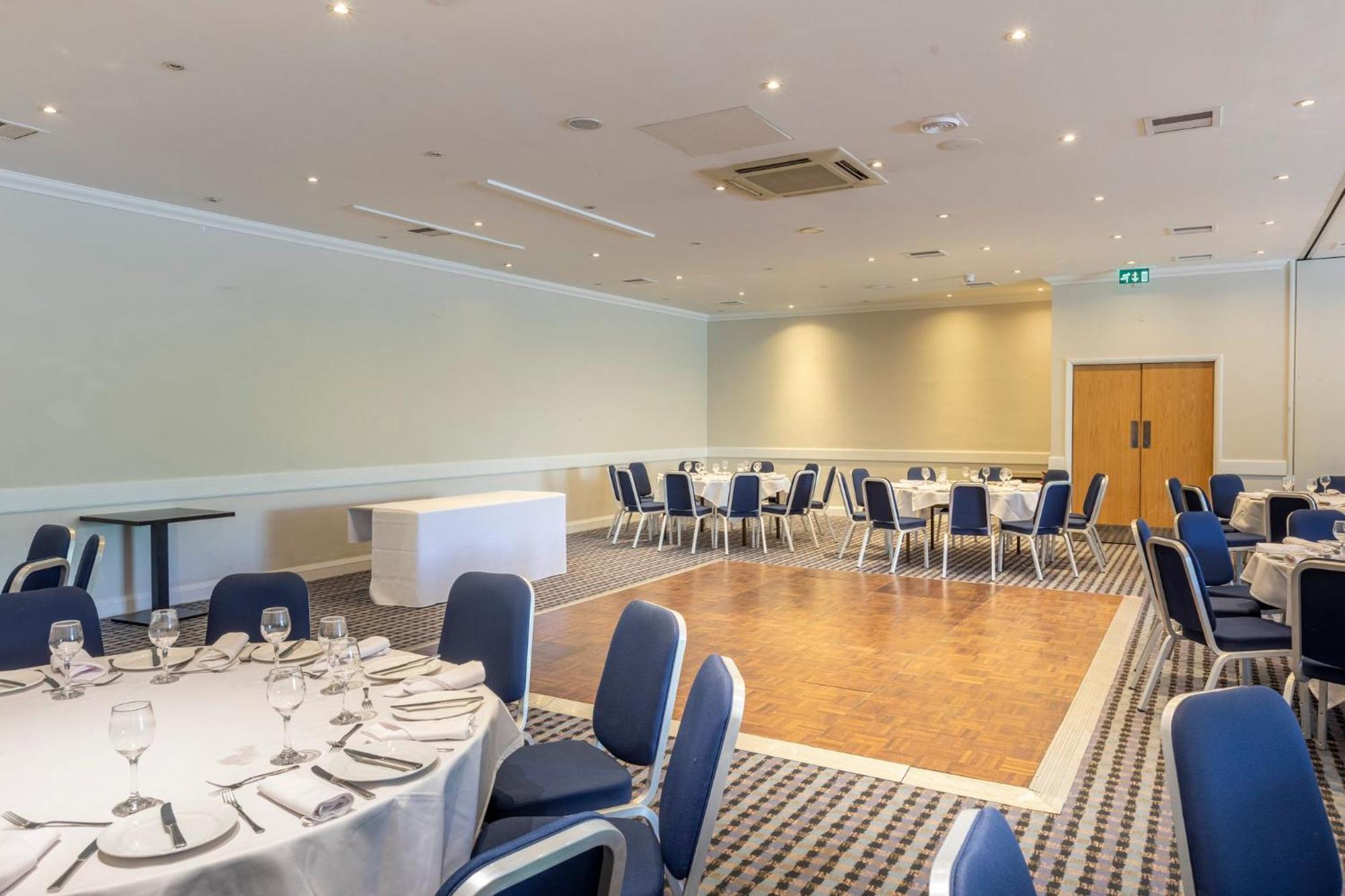 Holiday Inn Basildon By Ihg Zewnętrze zdjęcie